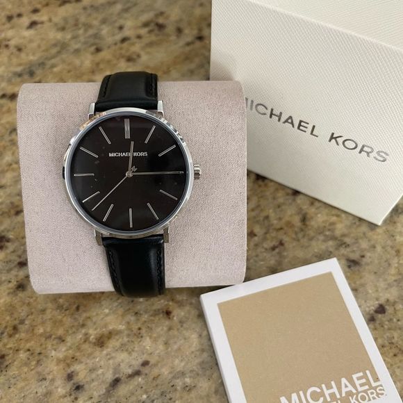 New mk 👨🏽 leather black watch - Picture 8 of 9